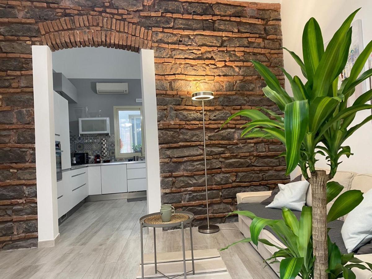 Apartment Alfonzetti-5 Min Walk To Central Train And Bus Station 卡塔尼亚 外观 照片